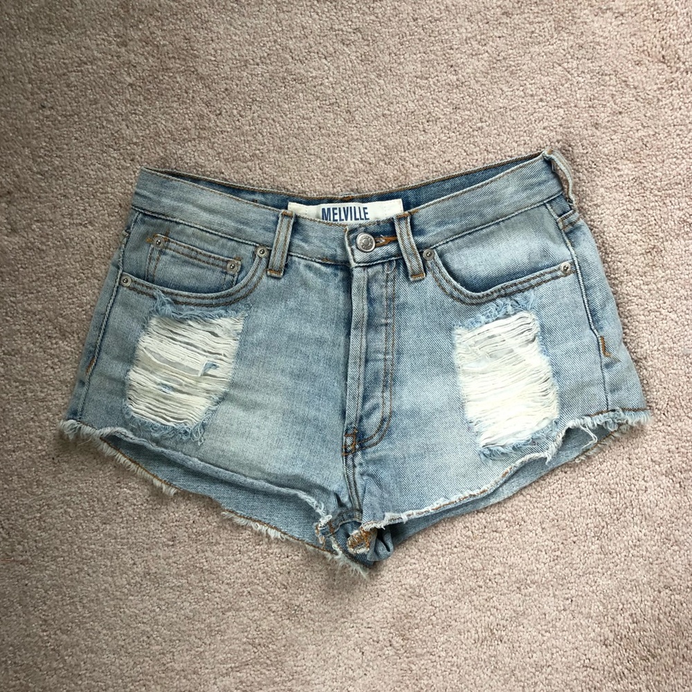 🟣Brandy Melville Light Denim Shorts🟣